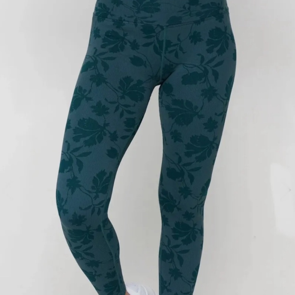 Spiritual Gangster Leggings